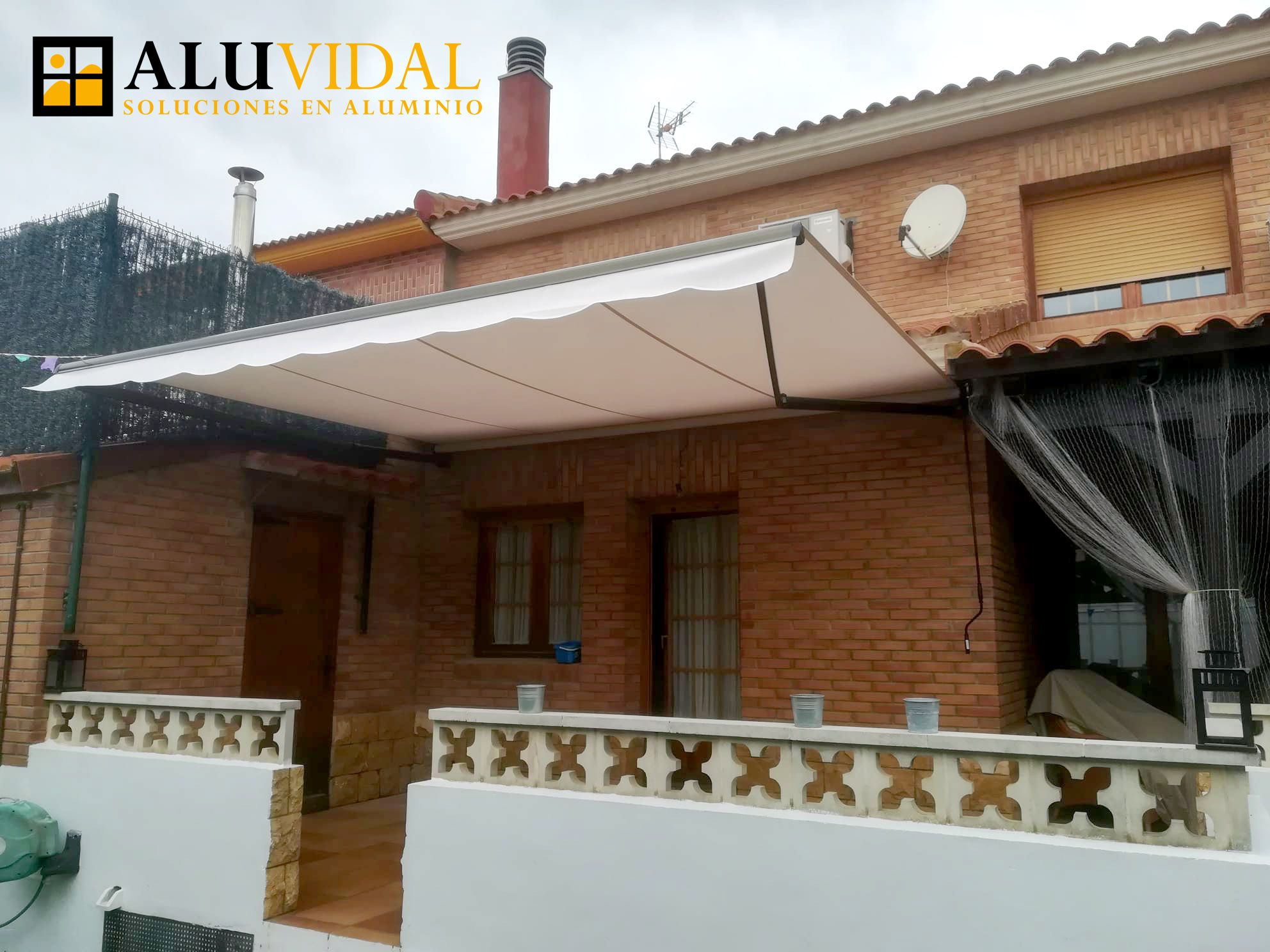 Aluvidal recomienda los toldos de aluminio para resguardarse del sol