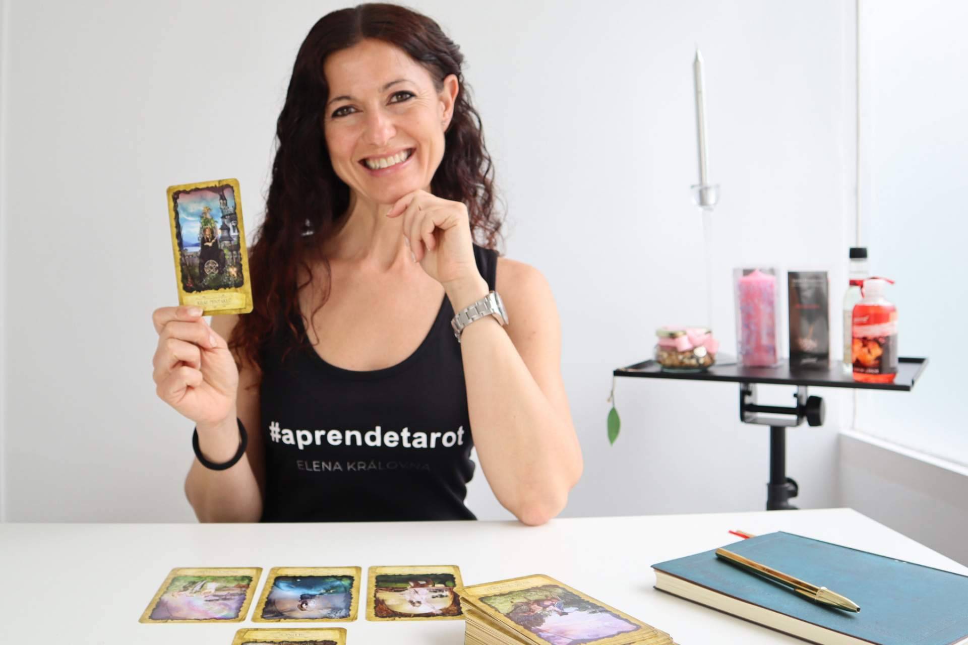 Los beneficios de la lectura de tarot con Elena Královna