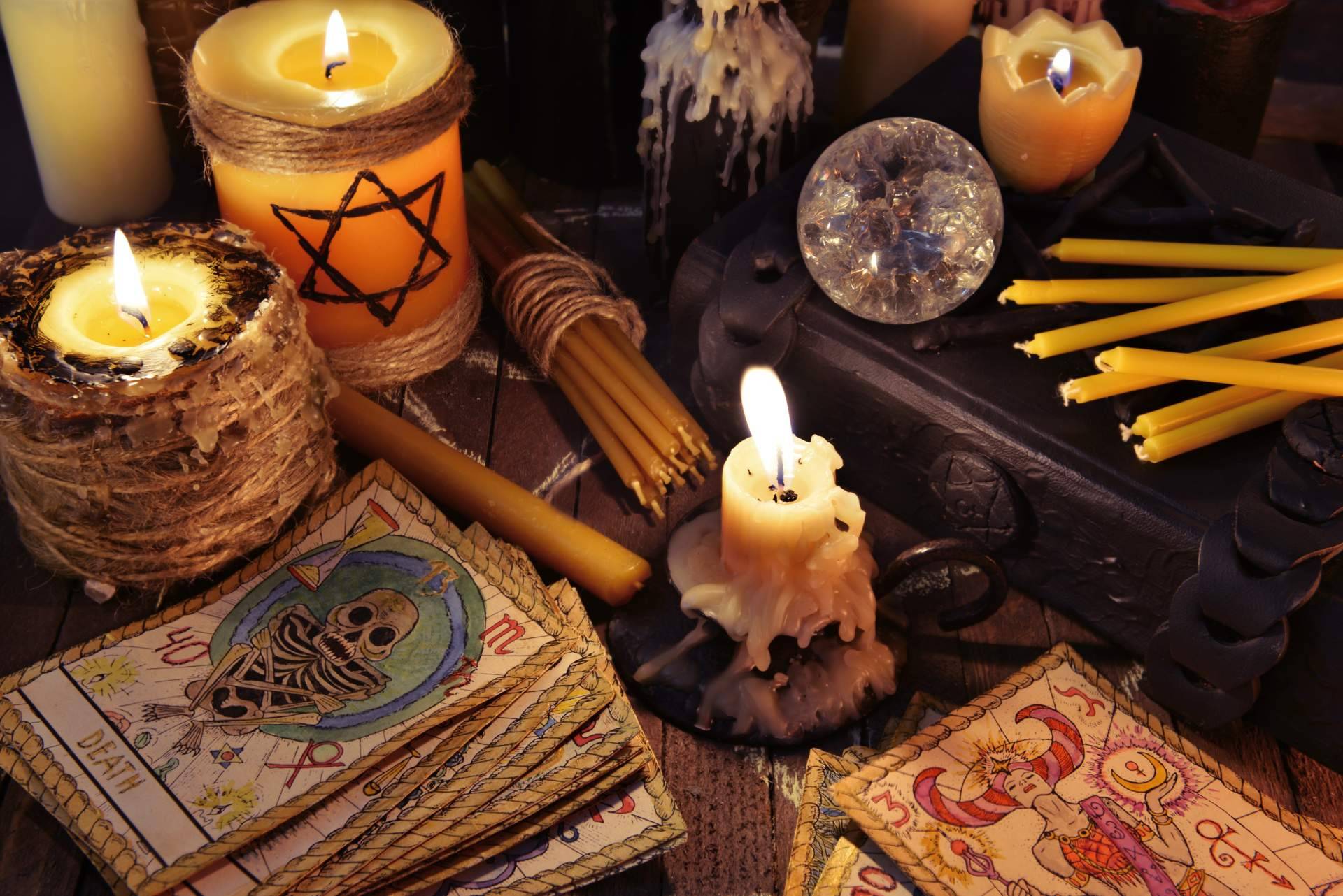 ¿Cómo se utilizan las velas de colores mágicas?: Tarot de Alicia Caballero