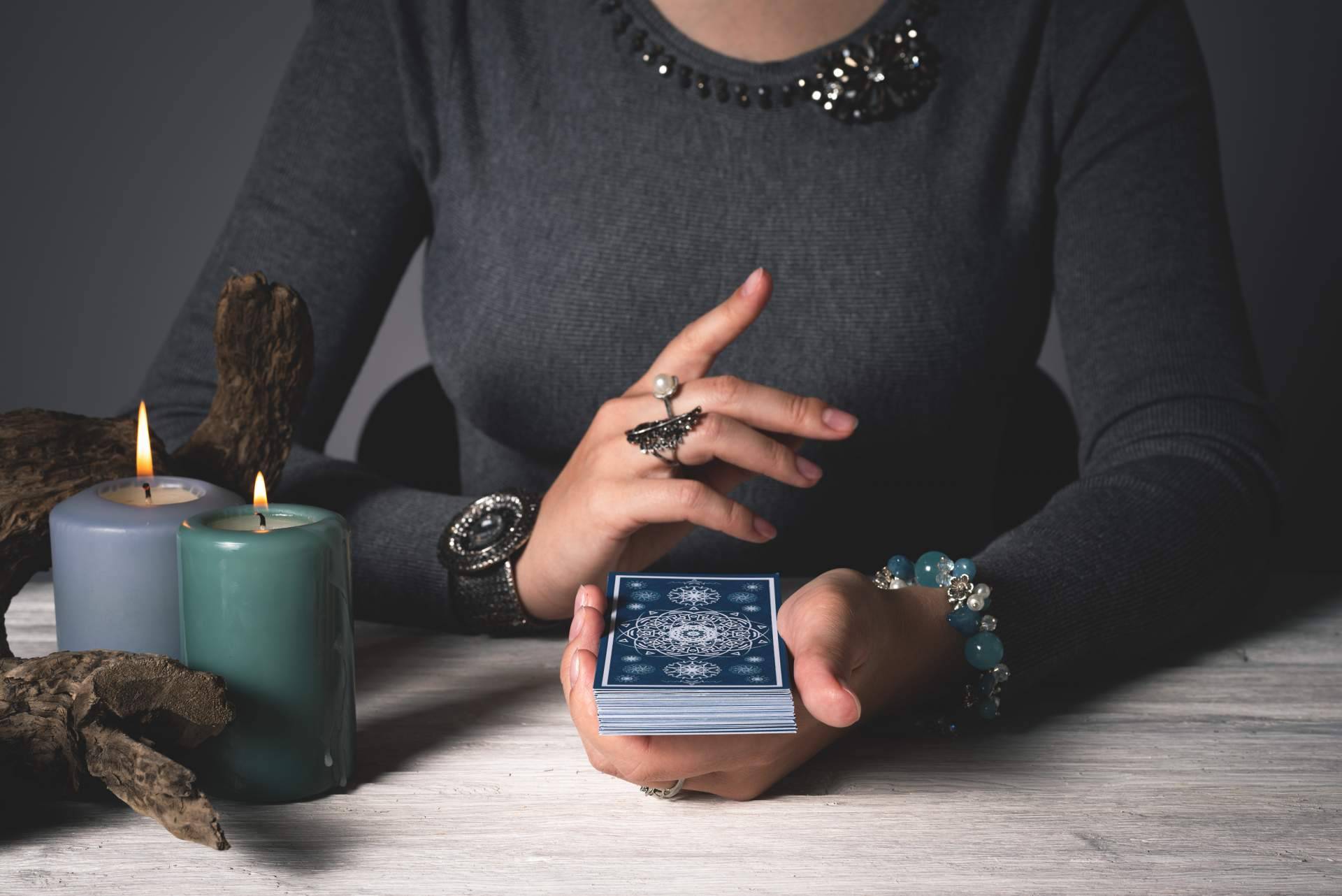 Vidente profesional Silvia Sedano: ¿Cuáles son los beneficios de la lectura del tarot?
