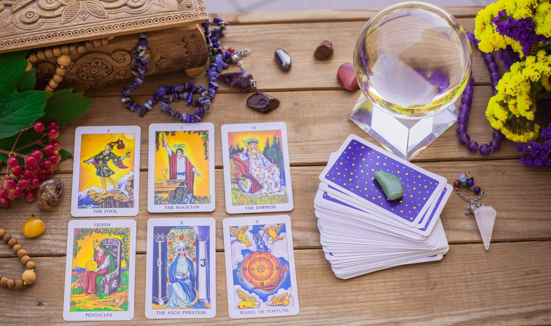 Lectura del tarot para encontrar respuestas, por Rosa Sastre