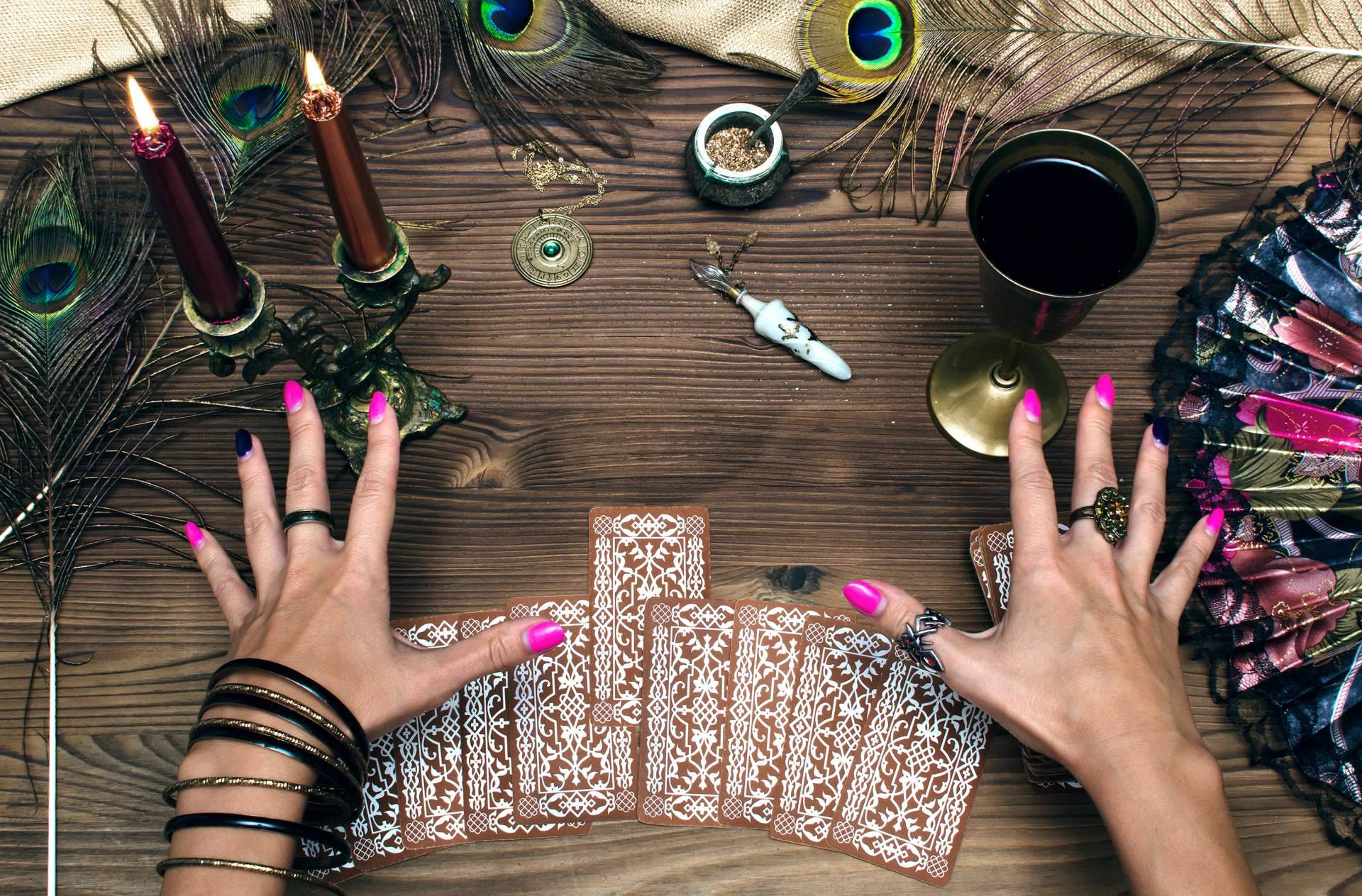 Leotarot pone a disposición tarot y videncia gratis acerca del futuro inmediato