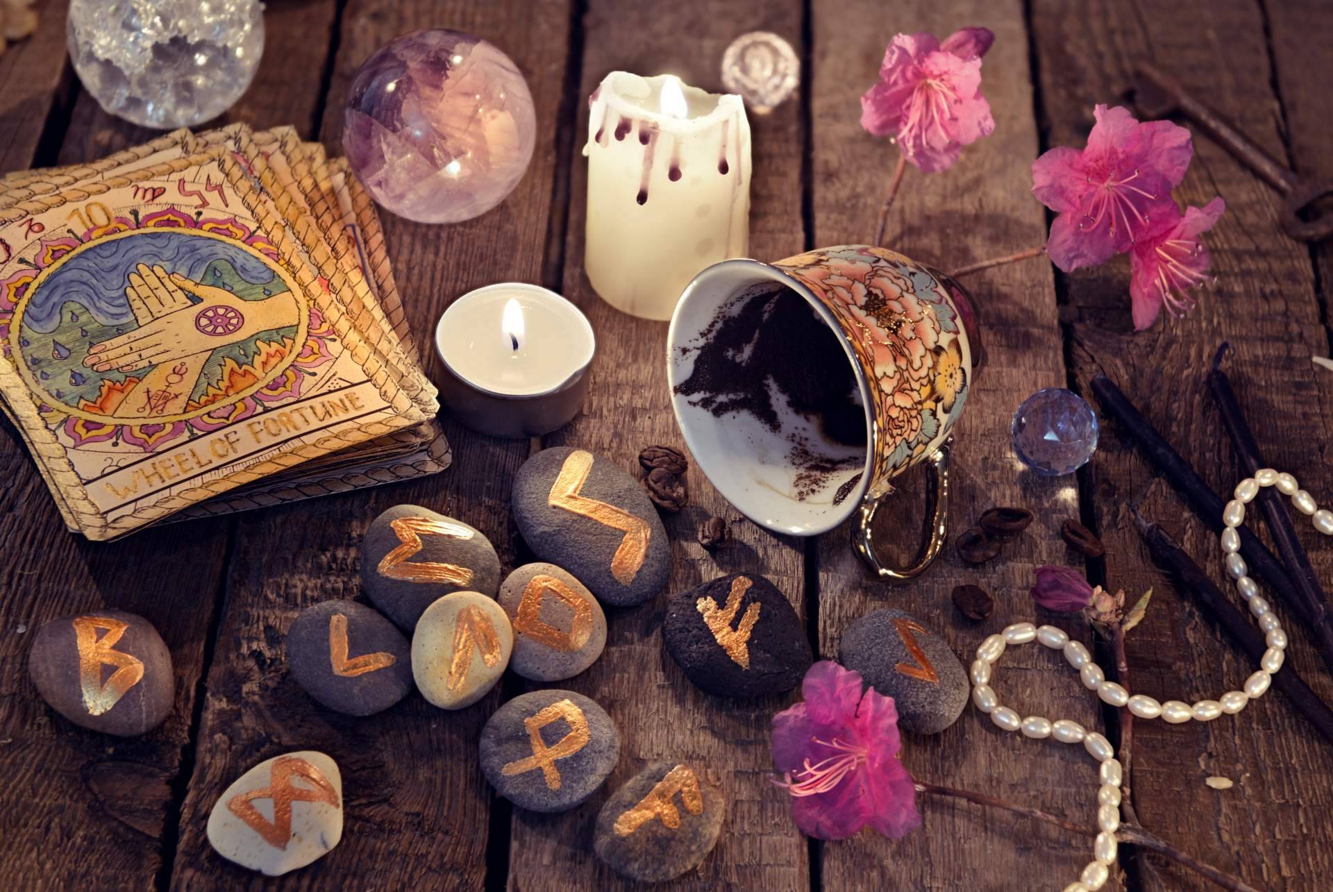 El tarot económico de 5 euros por 15 minutos es muy popular en la web Tarot5por15