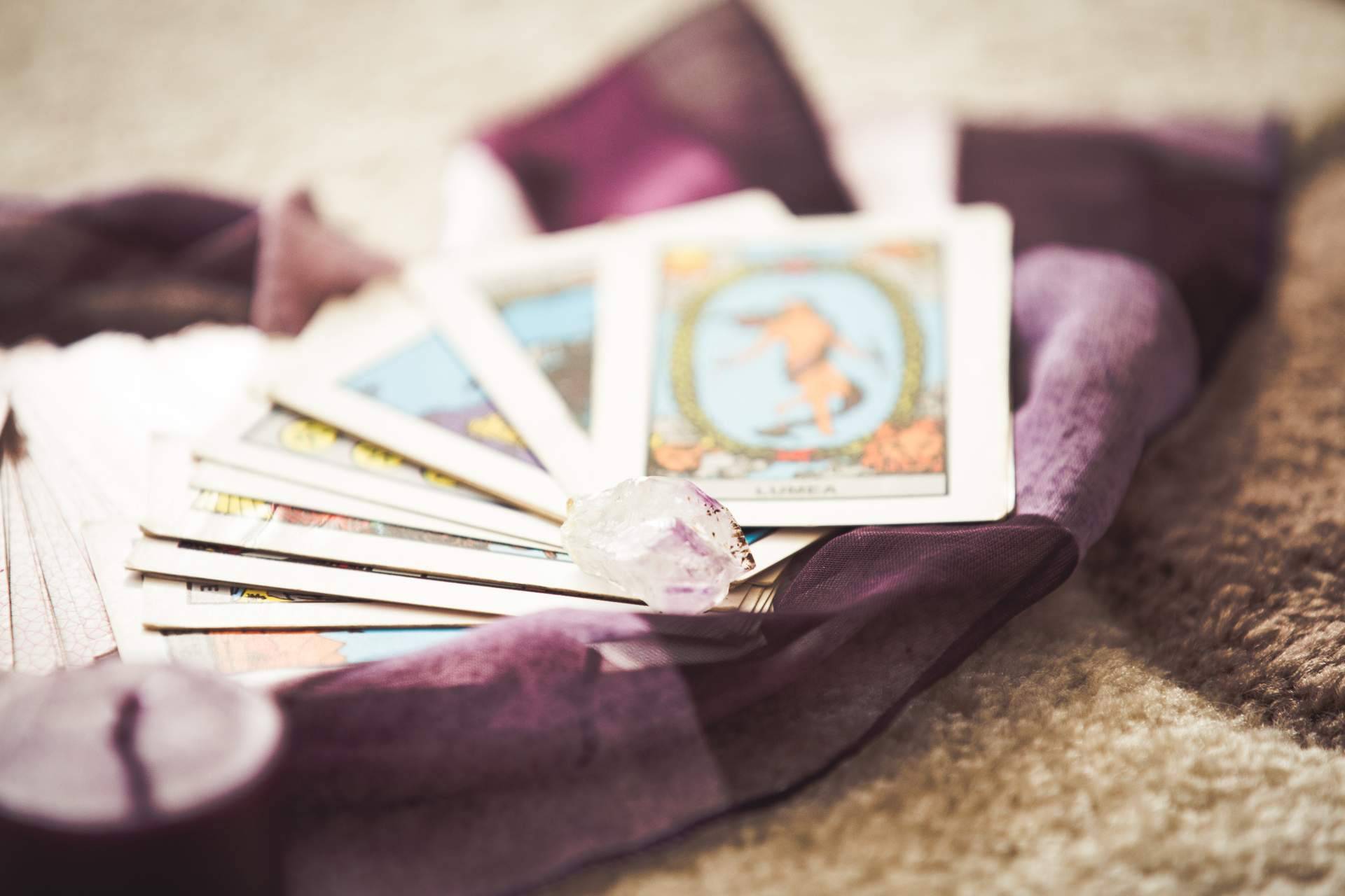 La vidente famosa Caridad Ramos despeja todas las dudas sobre el futuro con su servicio de tarot