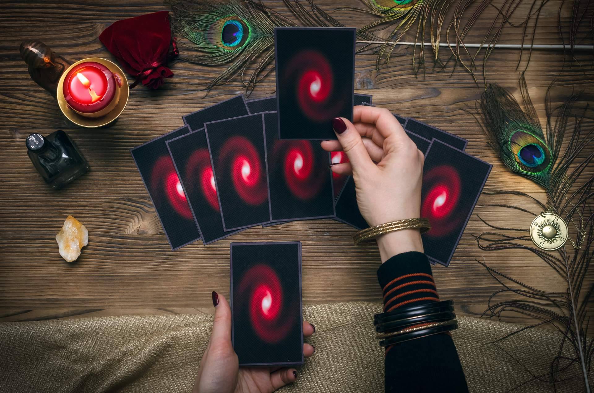 Tarot de las Meigas ofrece un servicio de tarot 10 euros con videntes económicas
