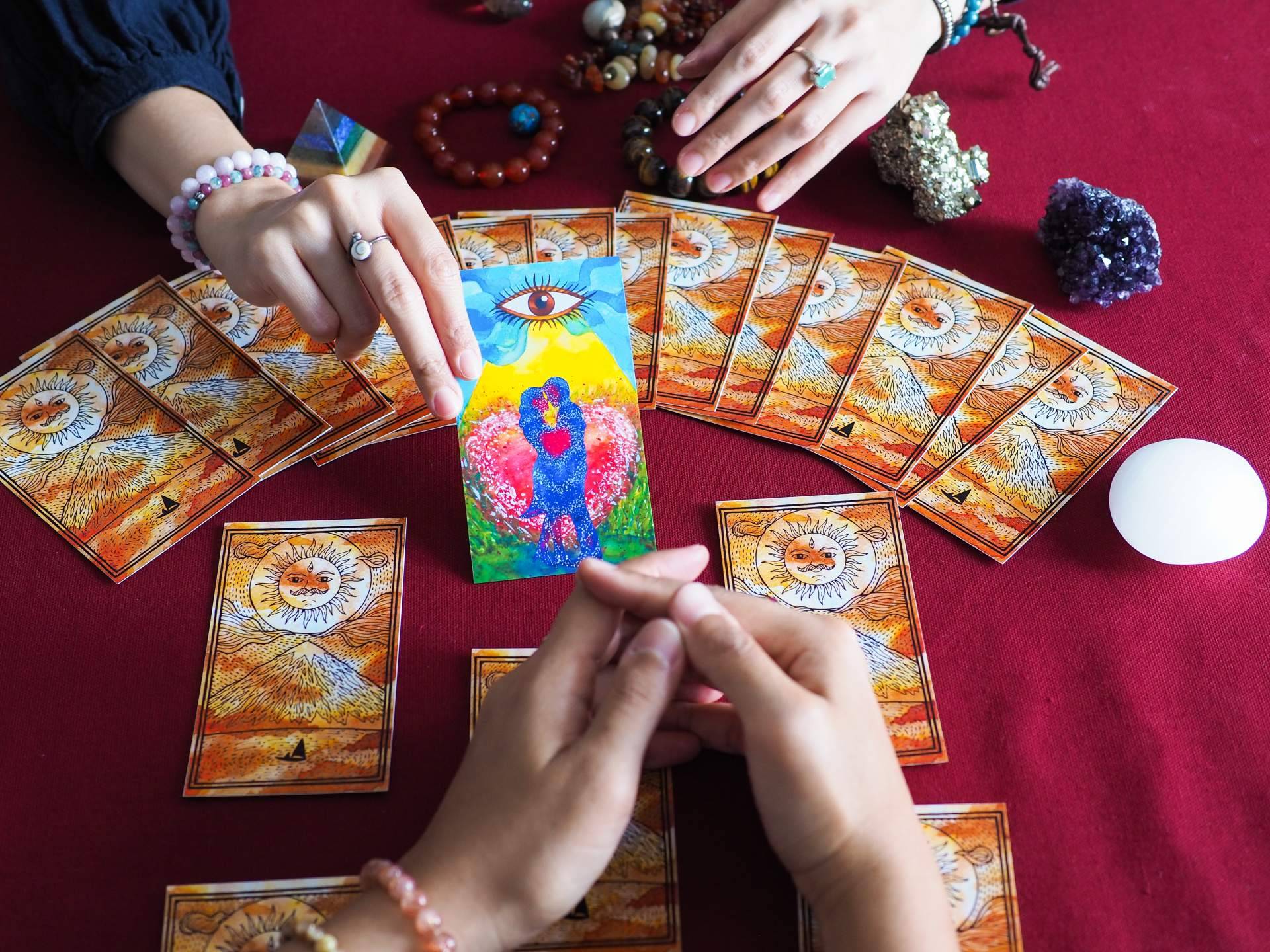 Lectura de cartas con Mario Adrián en mejortarotista.es