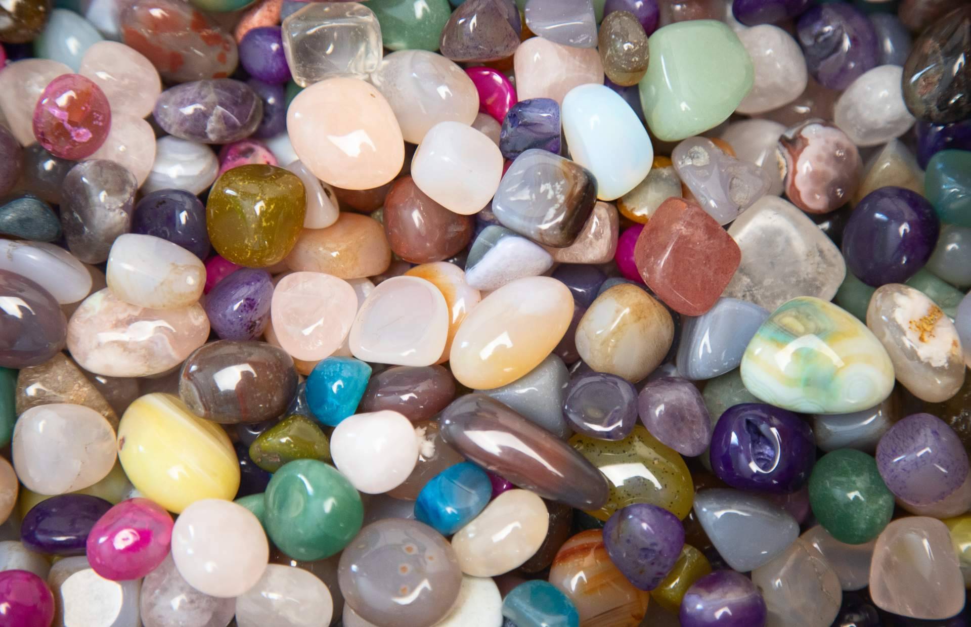 La aplicación de las piedras energéticas en terapias o la vida diaria, por Soy Esencia