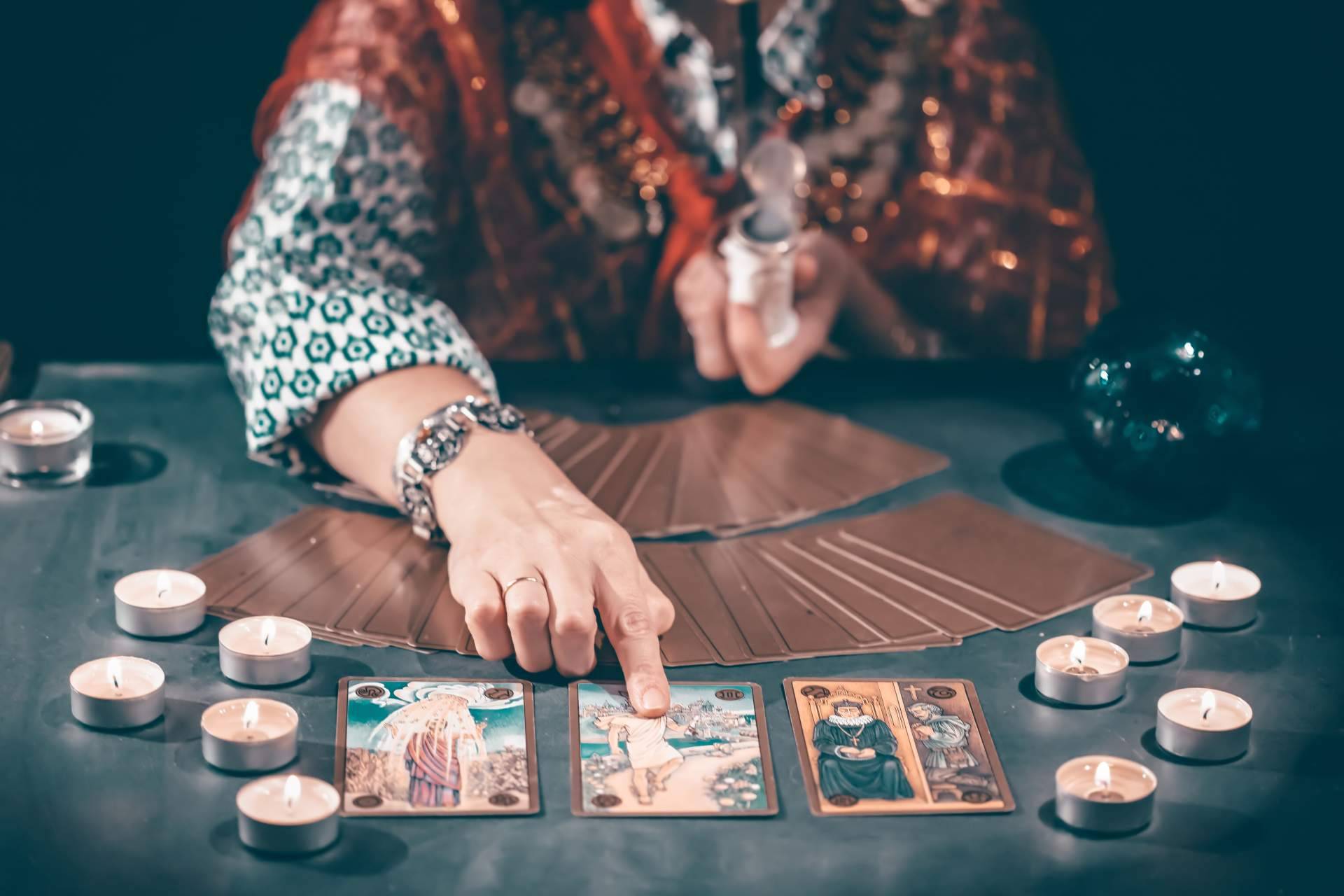 El tarot de Manuela Moreno orienta a cualquier persona en sus metas y deseos más profundos