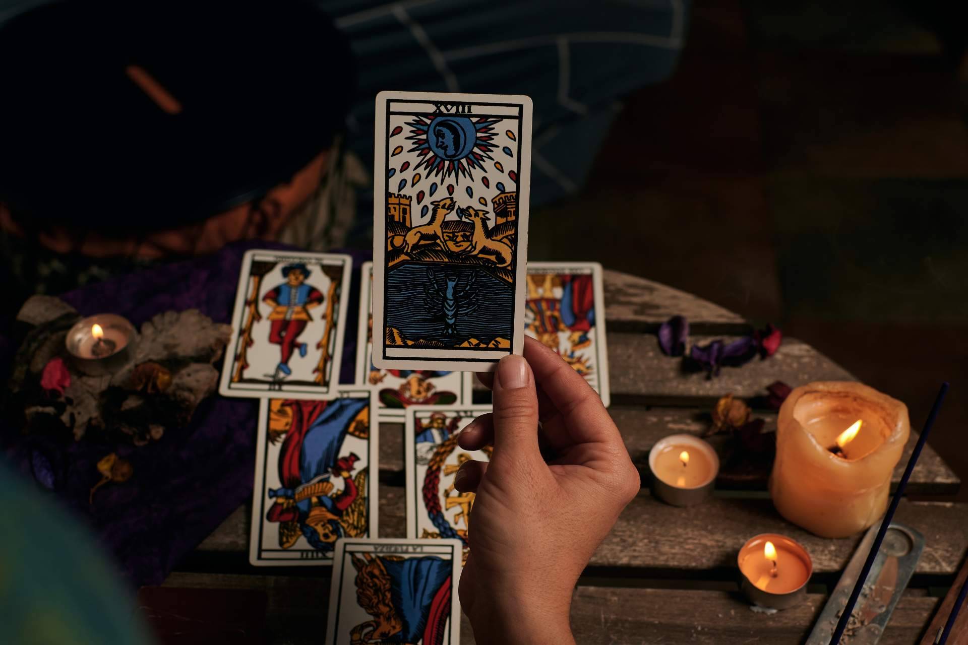 ¿Cuáles son los beneficios del tarot para obtener respuestas en el amor?, por Ana Celeste