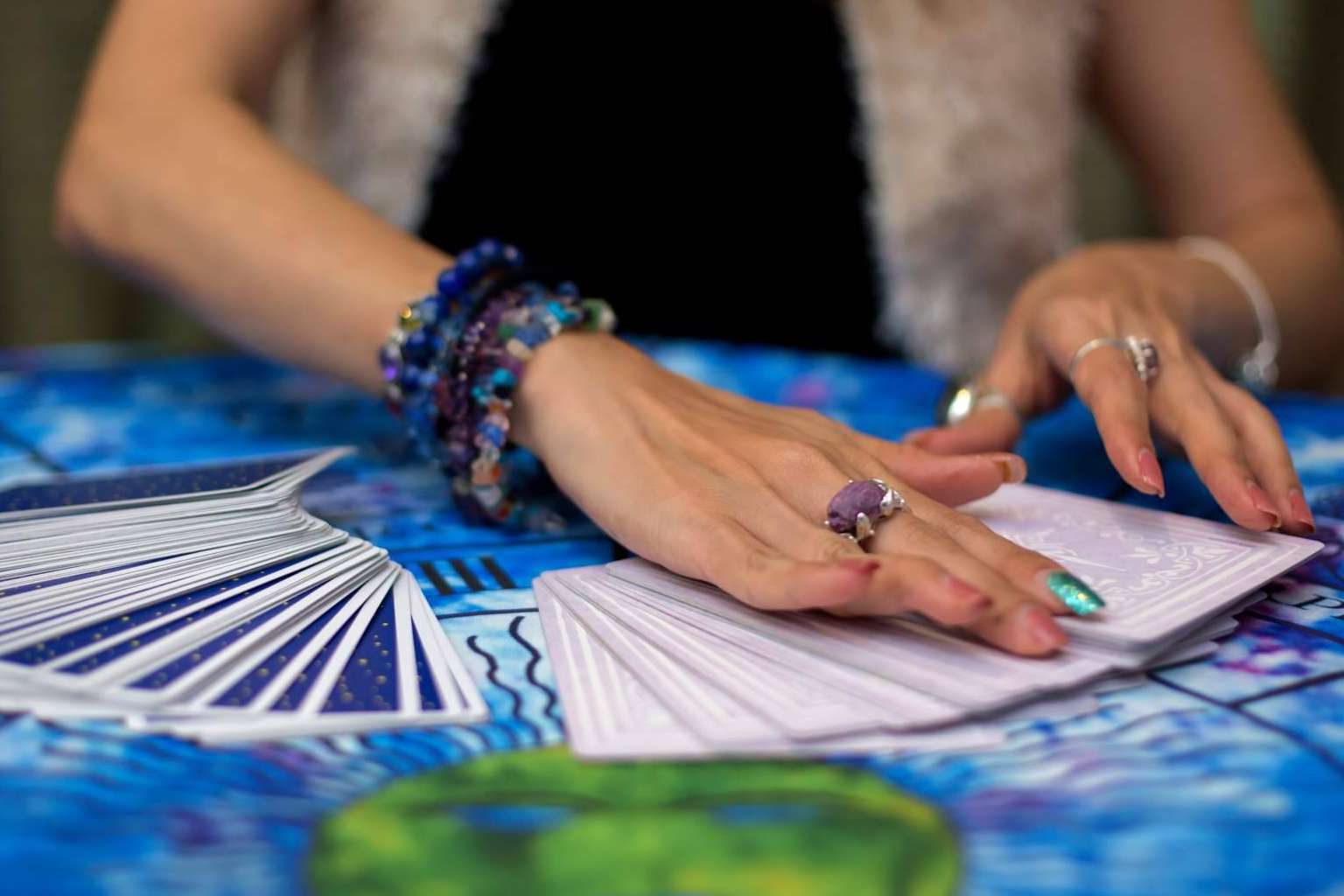 Dama Mágica lleva más de 30 años en consultas tarot en todos los temas