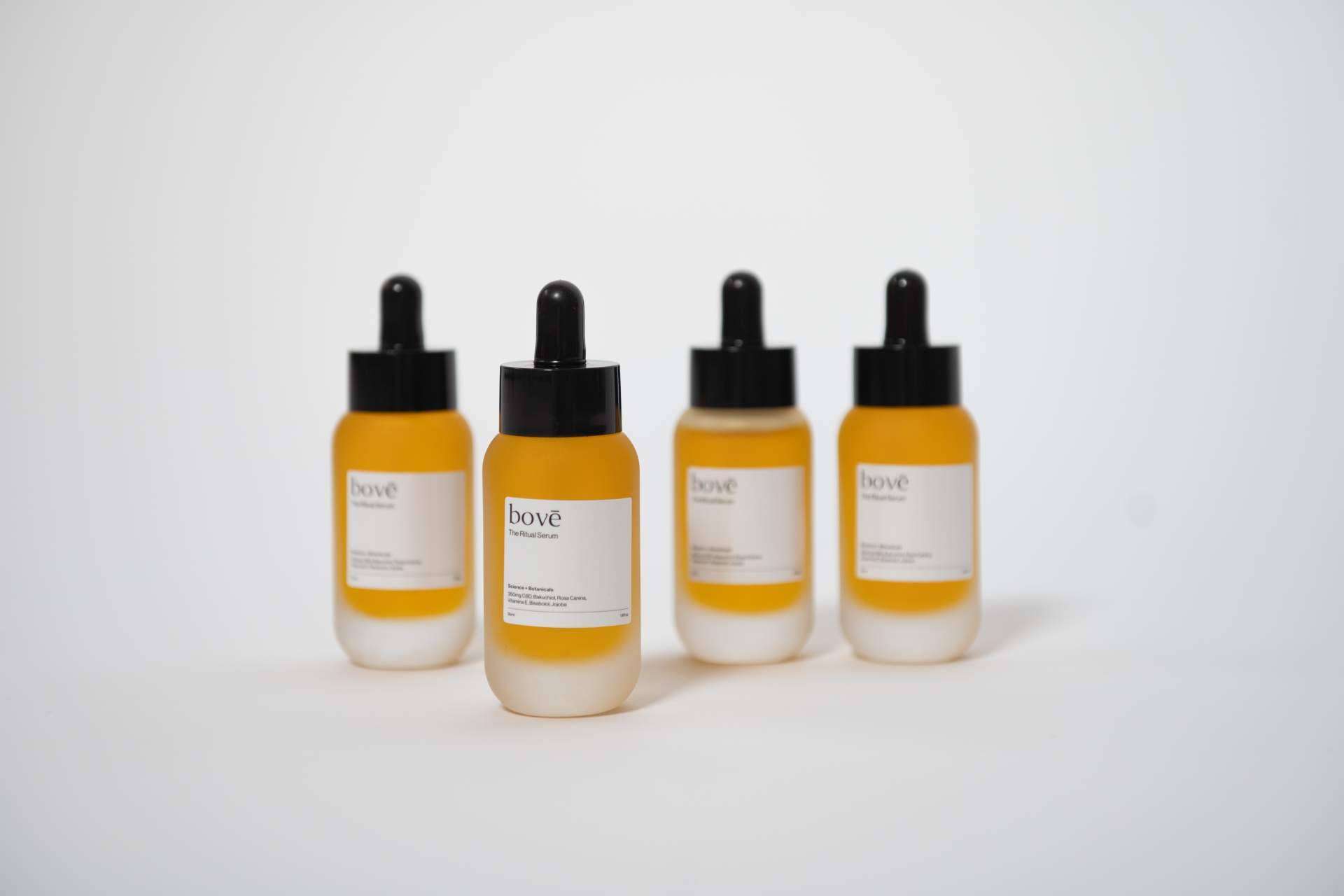 El CBD y la cosmética plant based rejuvenecen y calman la piel. Piel más elástica y luminosa