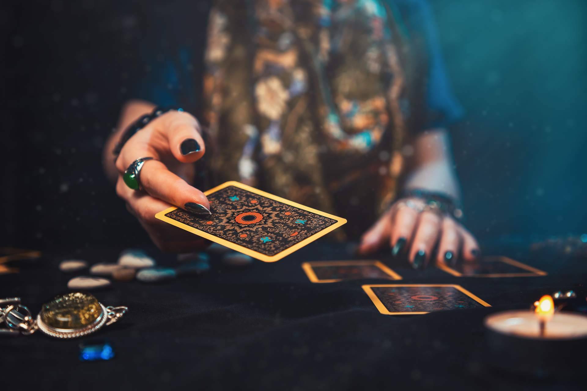 Trabajos bien hechos en materia espiritual y esotérica con la santera Mónica Triple Luna