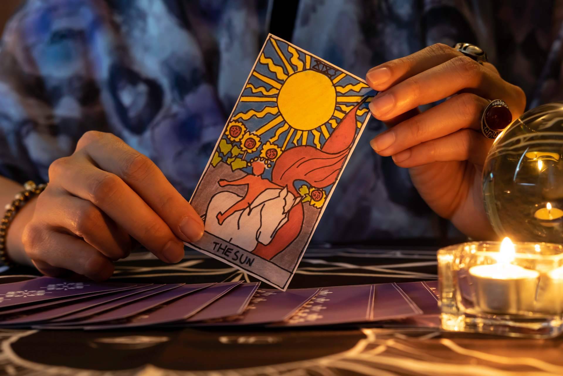 Vidente Xavi, reconocido especialista del tarot en España