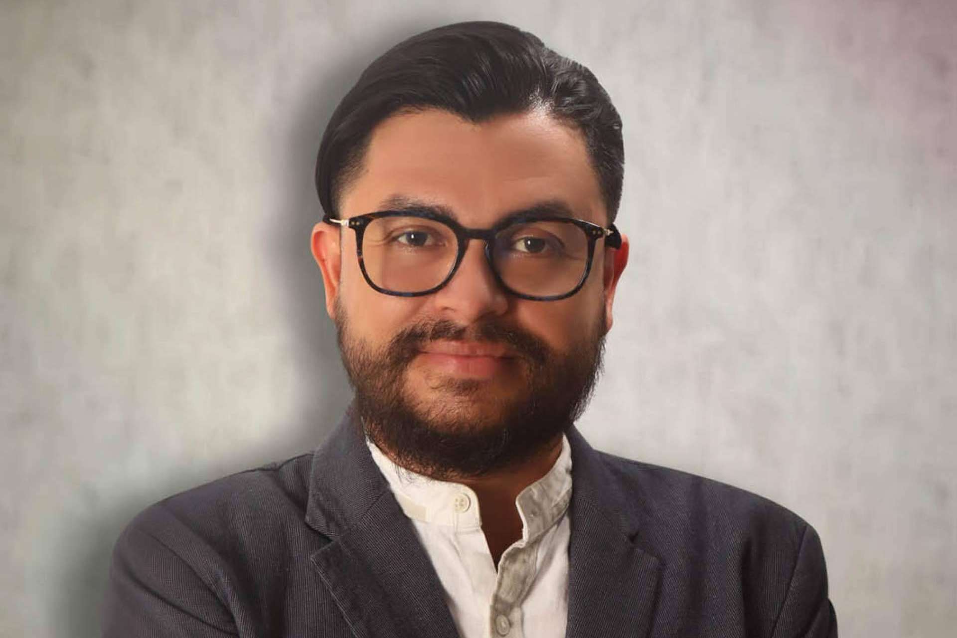 Historia del Padre Camilo Cardozo, experto en desarrollo personal, espiritualidad y empoderamiento
