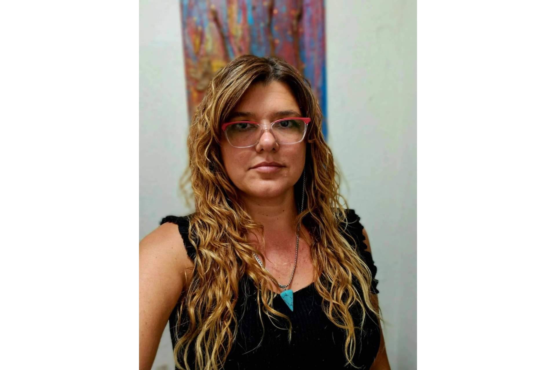Enfoque Lumínico es una coach transpersonal especializada en reprogramar memorias de trauma y limpieza energética
