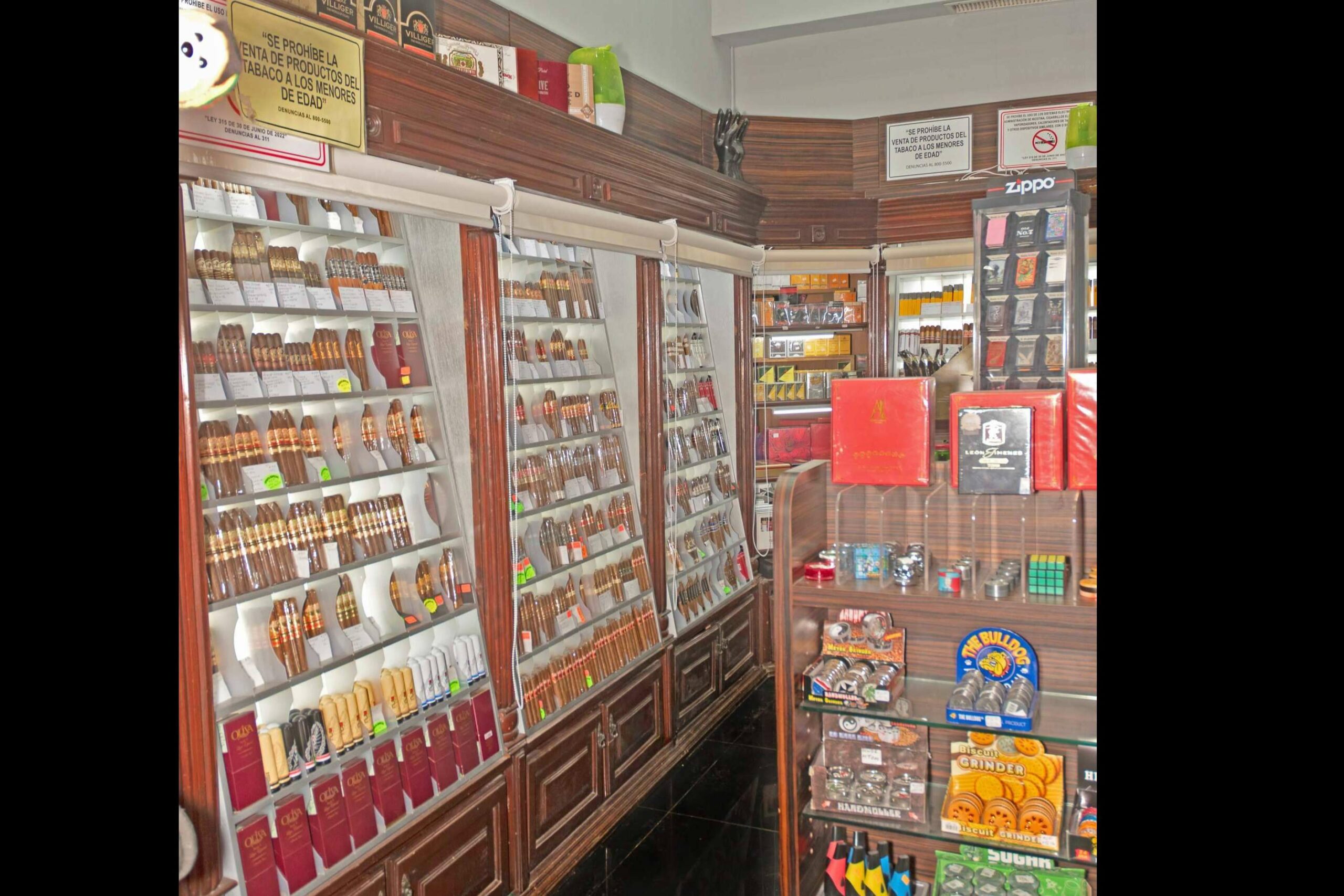 Tabaco y Ron; la tienda para comprar puros premium en Albrook Mall, Panamá