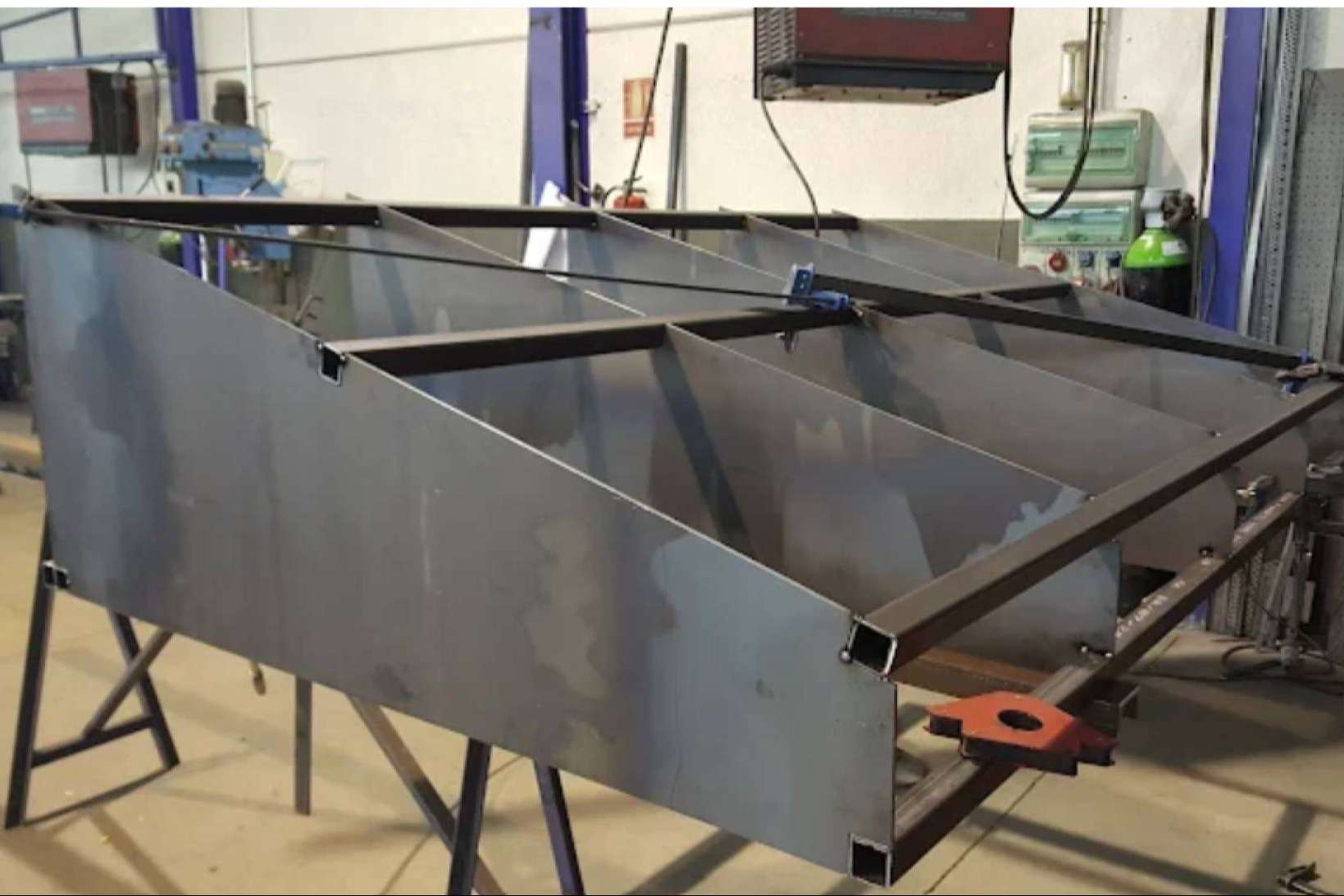 Precisión, durabilidad y diseño en estructuras metálicas con Estructuras y Cerrajería Cerrates S.L.