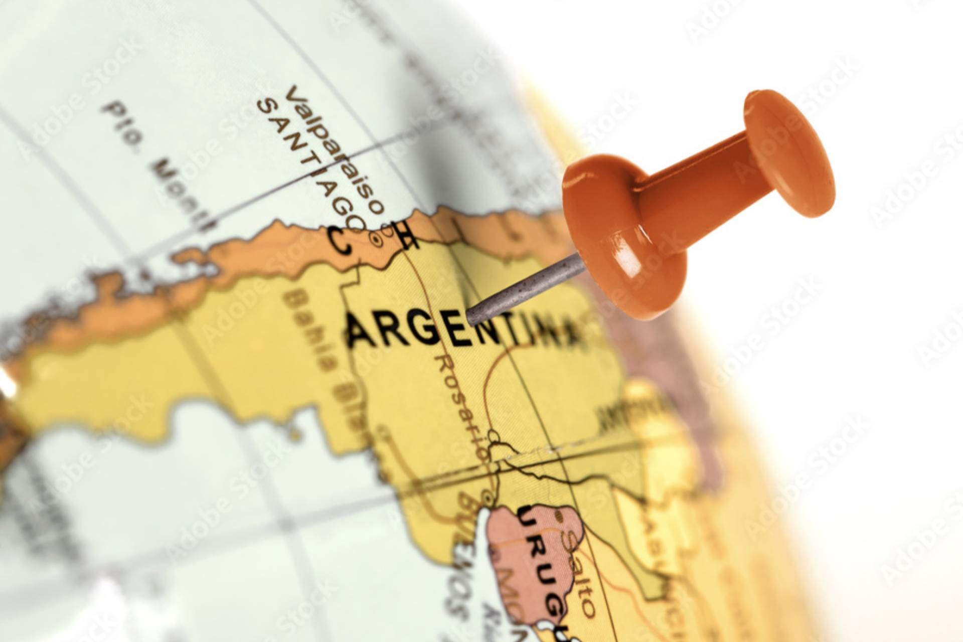 El gobierno libertario argentino enfrenta una fuerte tormenta
