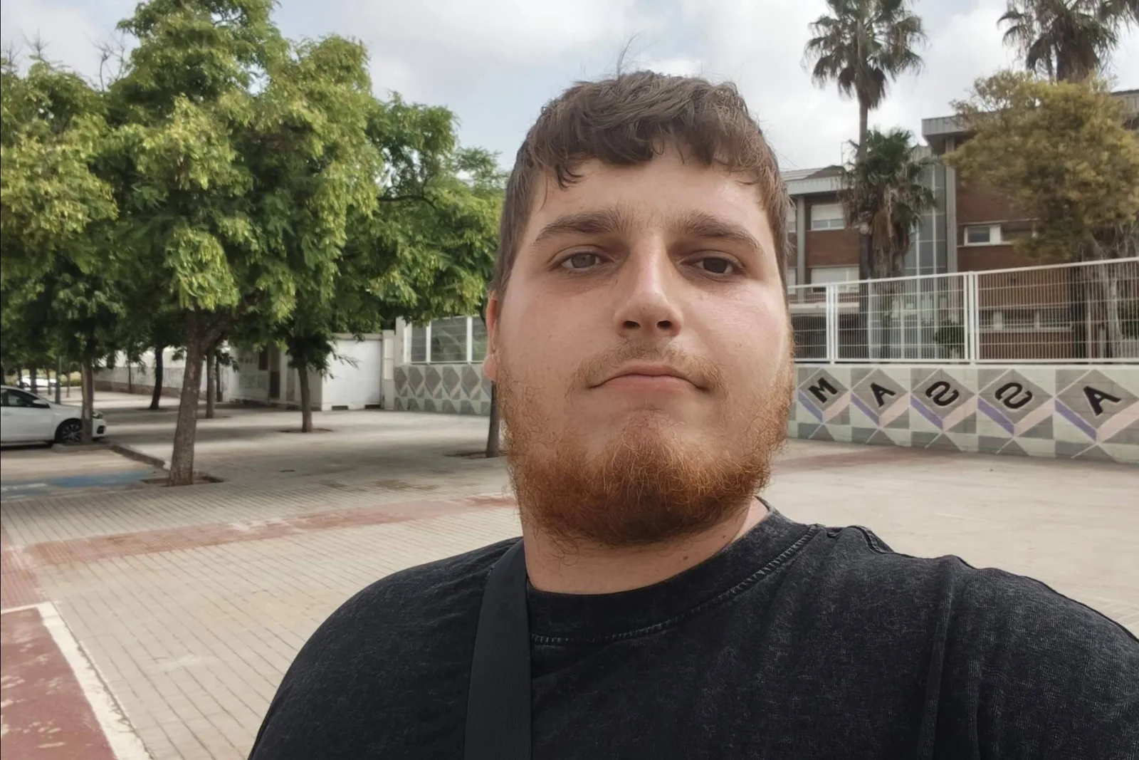 La originalidad como manifiesto; Floyd debuta con una obra que desafía los límites del género